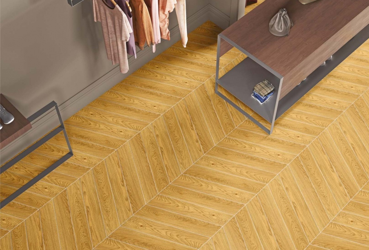 TRV405 - INDVT - FAWN OAK [CHEVRON] (900 X 150) [OO] - 2