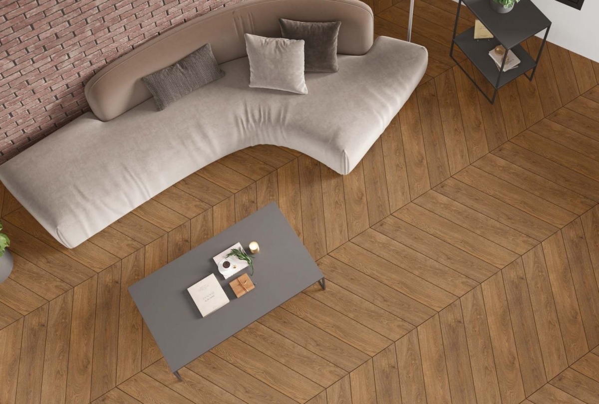 TRV405 - INDVT - PURITAN PINE [CHEVRON] (900 X 150) [OO] - 2