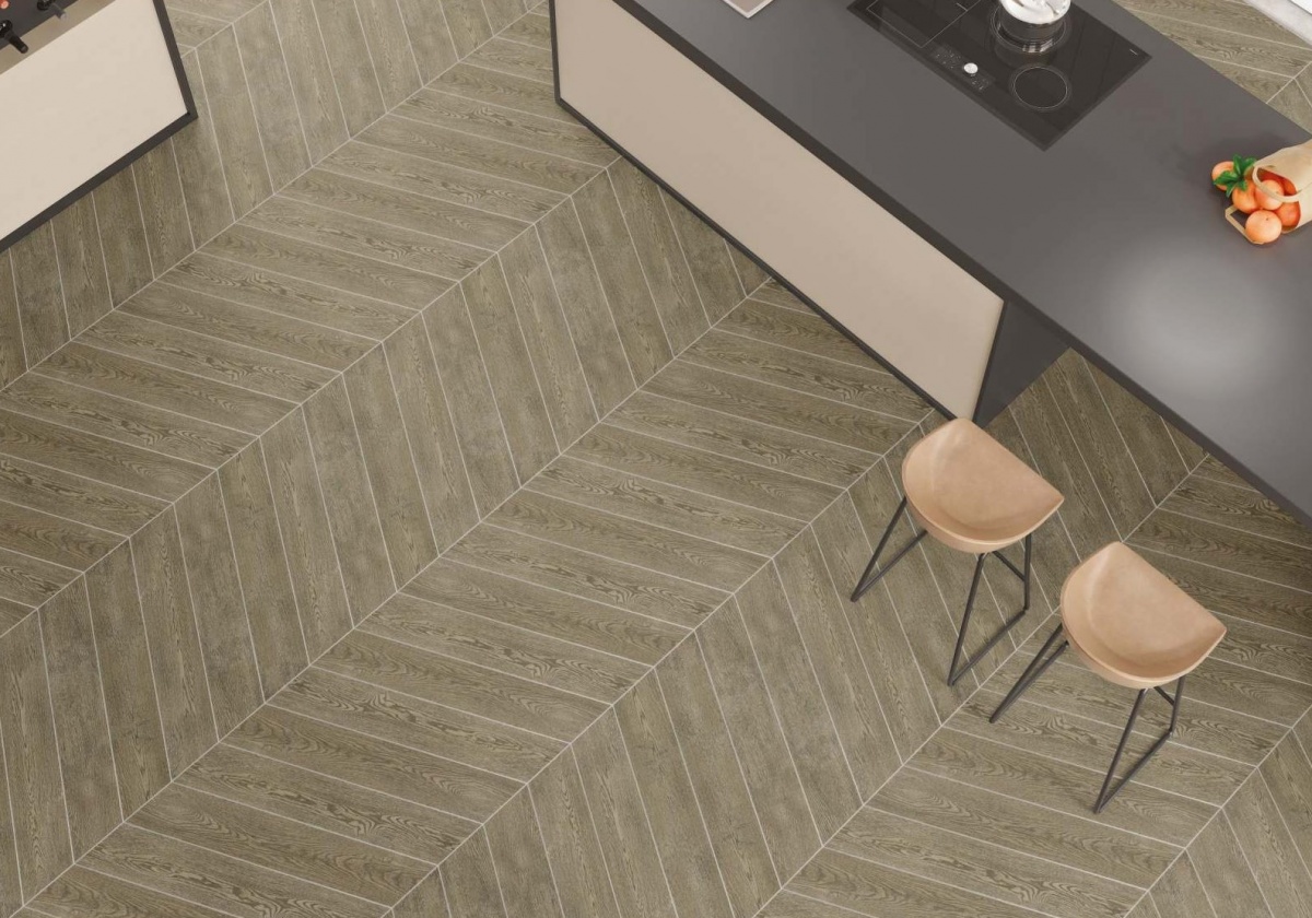 TRV405 - INDVT - ENGLISH WOOD [CHEVRON] (900 X 150) [OO] - 2
